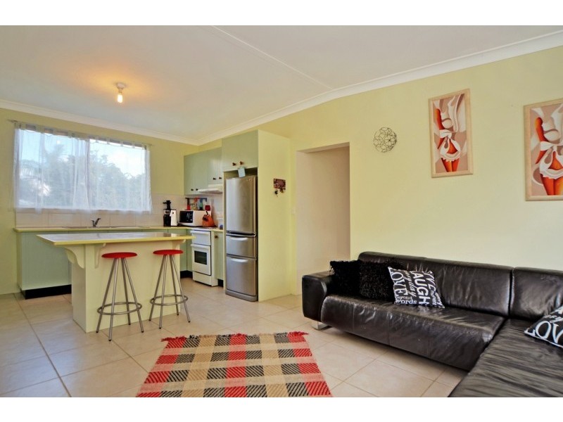 10 West Street, Greenwell Point NSW 2540