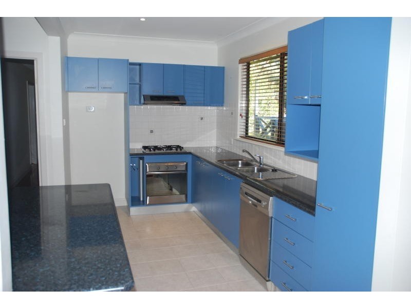 33 Walsh Crescent, North Nowra NSW 2541