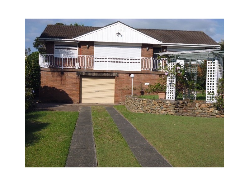 18 Colyer Avenue, Nowra NSW 2541