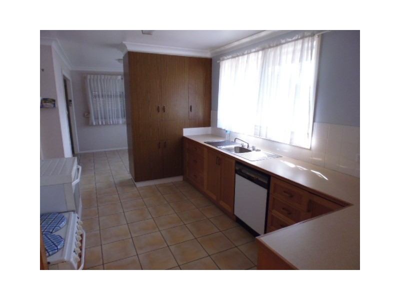 18 Colyer Avenue, Nowra NSW 2541