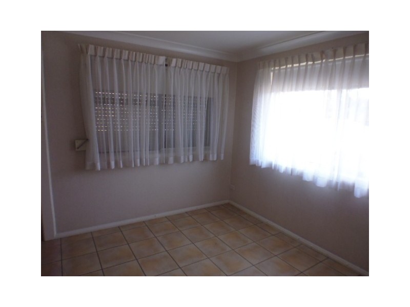 18 Colyer Avenue, Nowra NSW 2541
