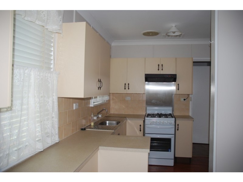 21 Young Avenue, Nowra NSW 2541