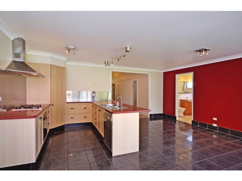 10 Birriley Street, Bomaderry NSW 2541