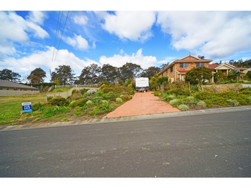 37 Warrigal Street, Nowra NSW 2541
