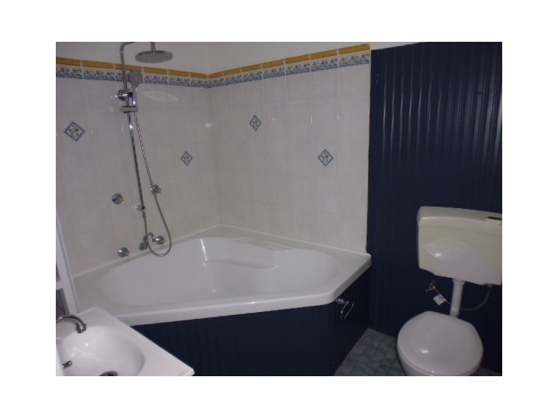 373 Princes Highway, Bomaderry NSW 2541