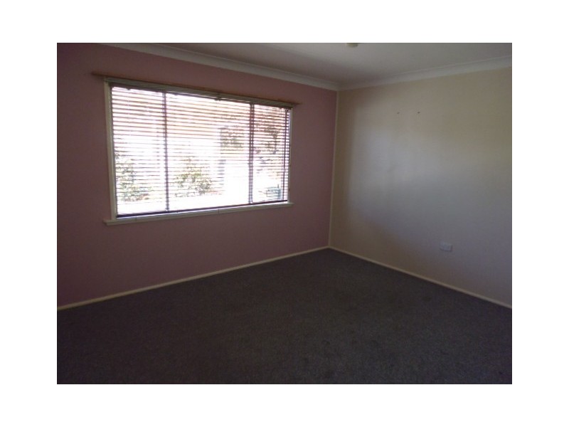 373 Princes Highway, Bomaderry NSW 2541