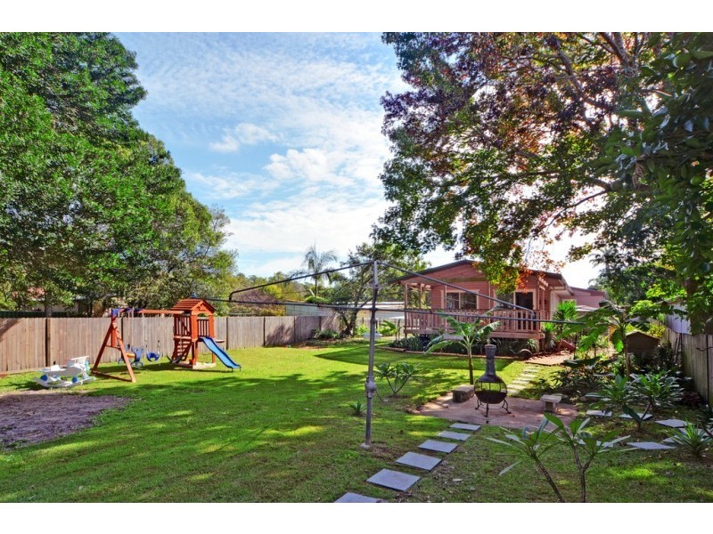 4 Ravenscliffe Road, Shoalhaven Heads NSW 2535