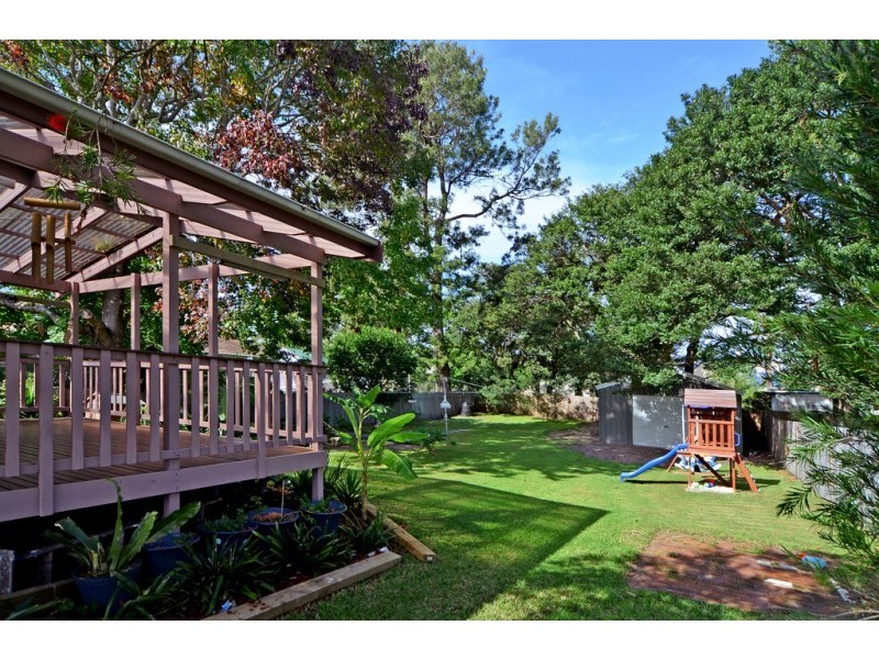 4 Ravenscliffe Road, Shoalhaven Heads NSW 2535