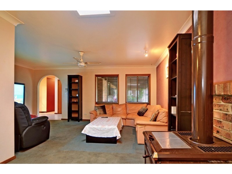 27 Salisbury Drive, Nowra NSW 2541