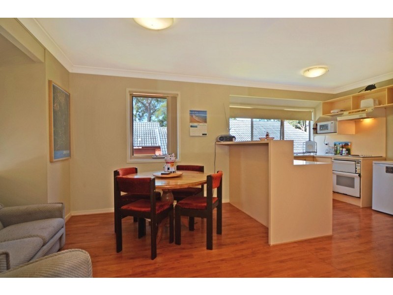 17/33 Lynburn Avenue, Bomaderry NSW 2541