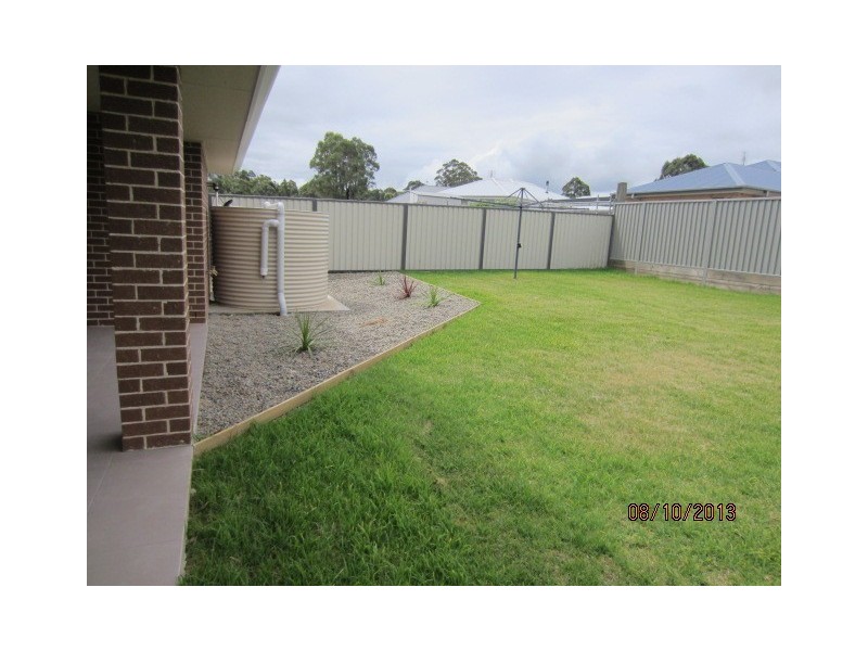 8 Somerset Avenue, South Nowra NSW 2541