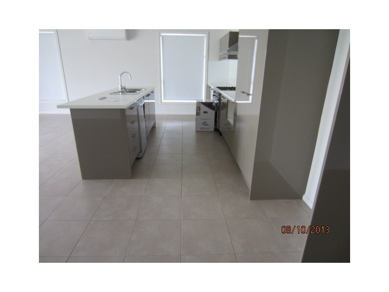 8 Somerset Avenue, South Nowra NSW 2541