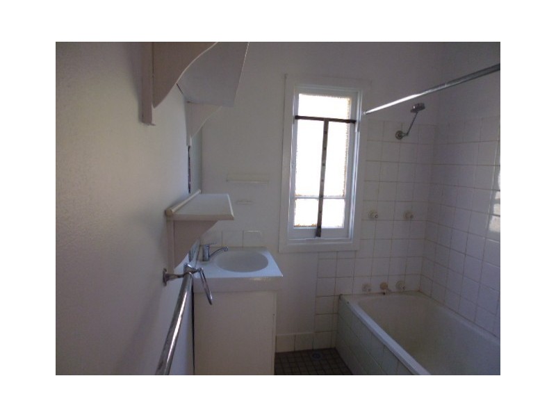 72 East Street, Nowra NSW 2541