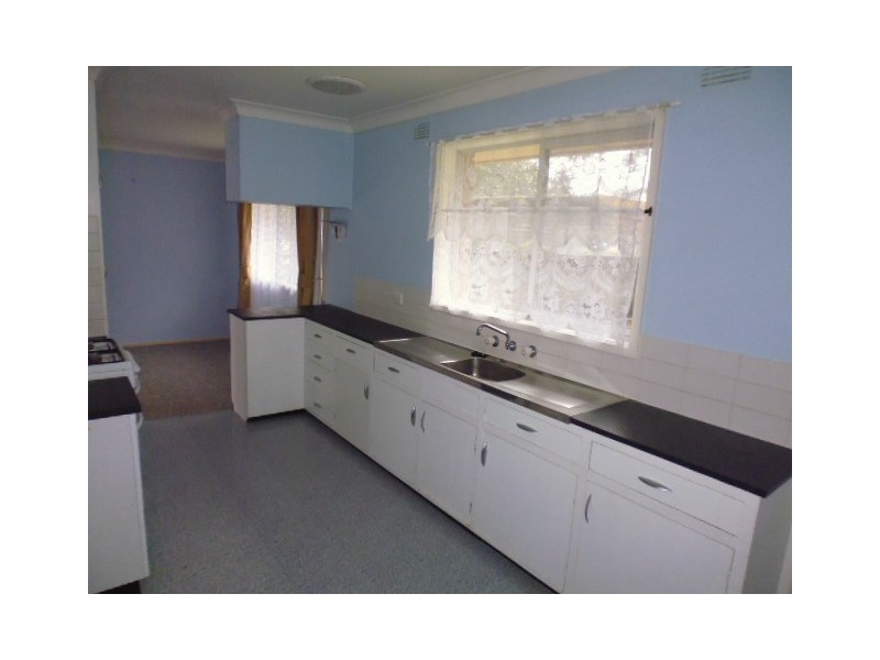 5 Phillip Drive, North Nowra NSW 2541