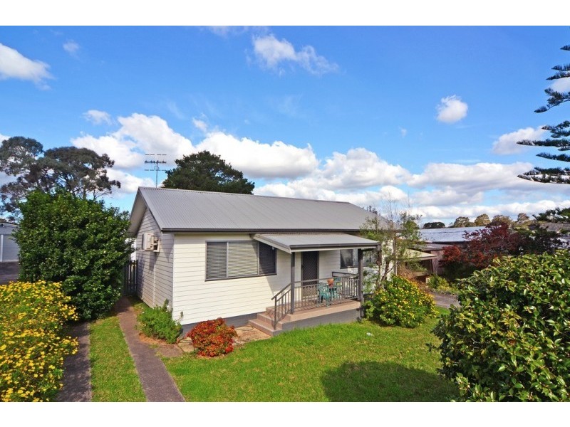 8 Albatross Road, Nowra NSW 2541