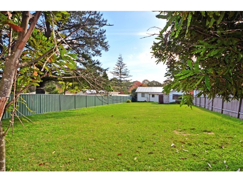 8 Albatross Road, Nowra NSW 2541