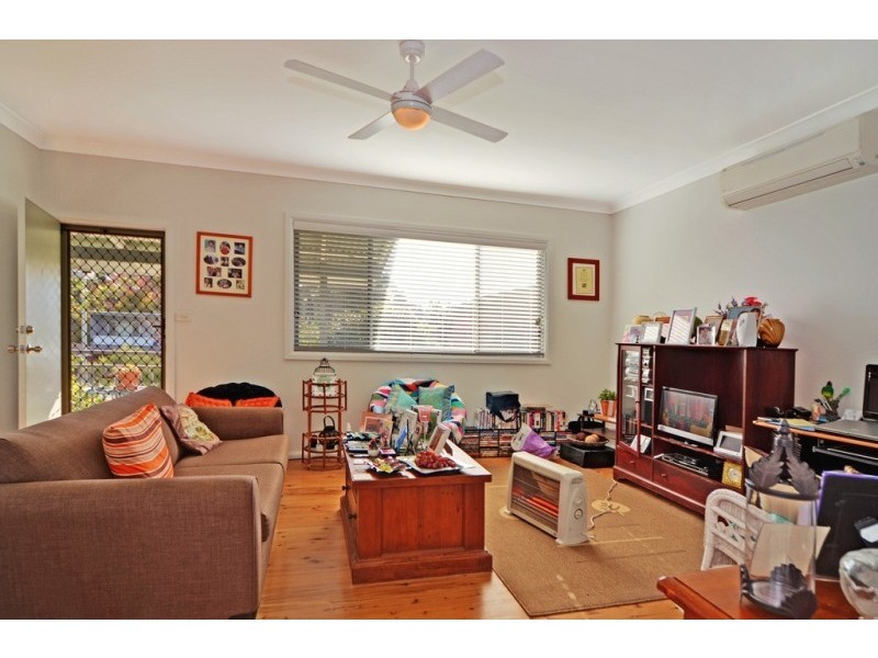 8 Albatross Road, Nowra NSW 2541