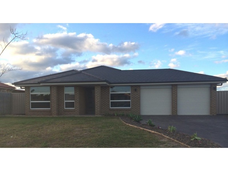 13 Guinea Flower Crescent, Worrigee NSW 2540
