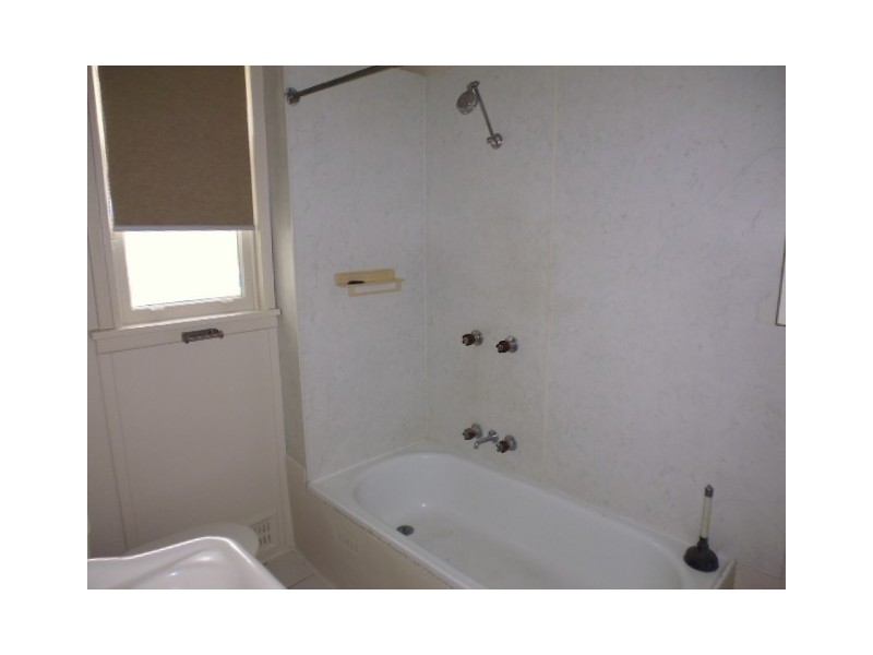 3 Burr Avenue, Nowra NSW 2541