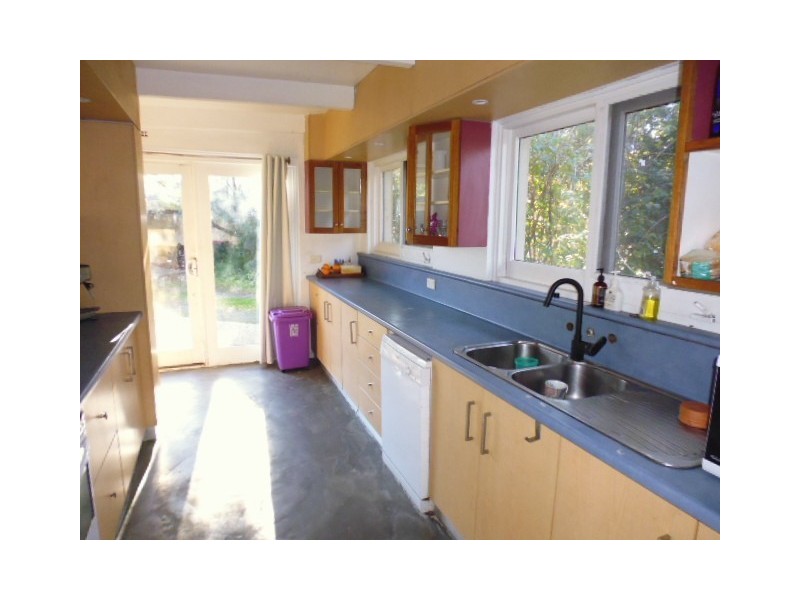 31 Lynburn Avenue, Bomaderry NSW 2541