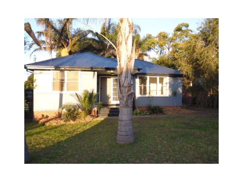 2 Young Avenue, Nowra NSW 2541