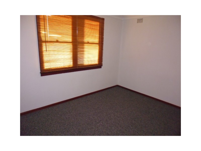 2 Young Avenue, Nowra NSW 2541