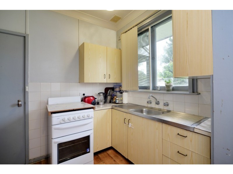 11 Elizabeth Avenue, Nowra NSW 2541