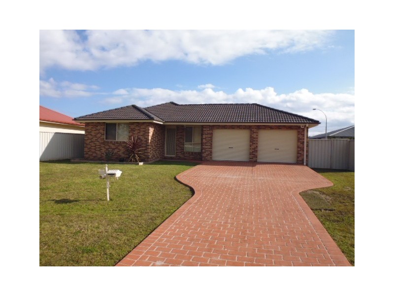 11 Hannah Place, Worrigee NSW 2540
