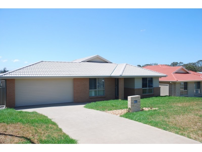 14 Nutans Crescent, South Nowra NSW 2541