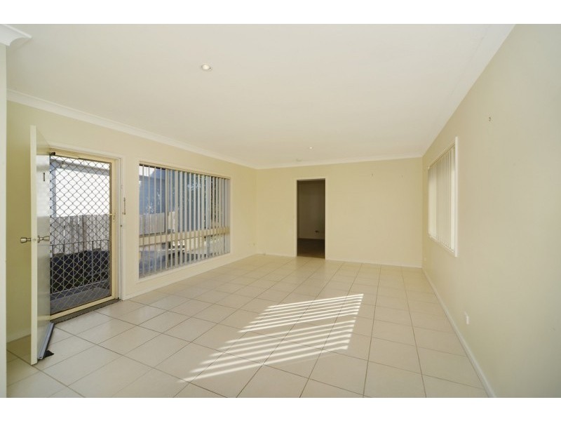 1/430 Princes Highway, Bomaderry NSW 2541