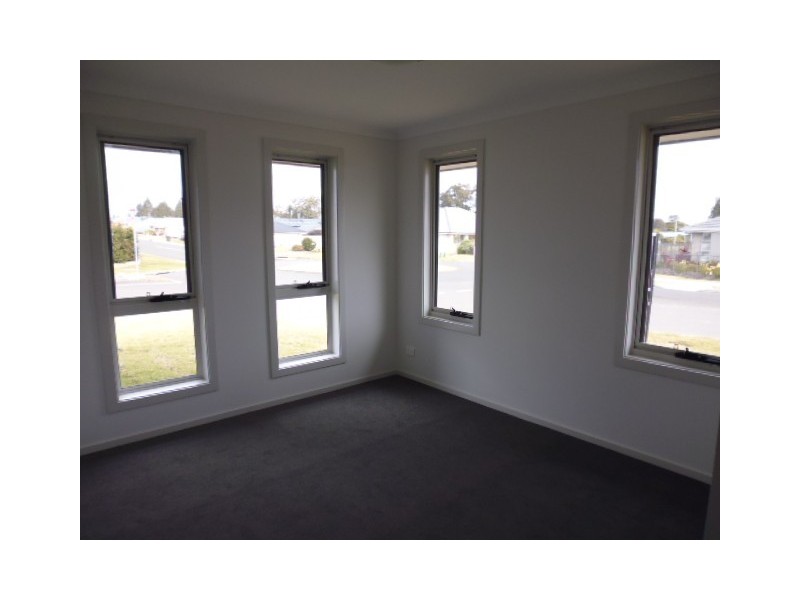 7 Wattlebird Street, South Nowra NSW 2541