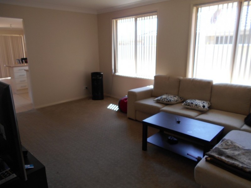 6 Neptune Place, Worrigee NSW 2540