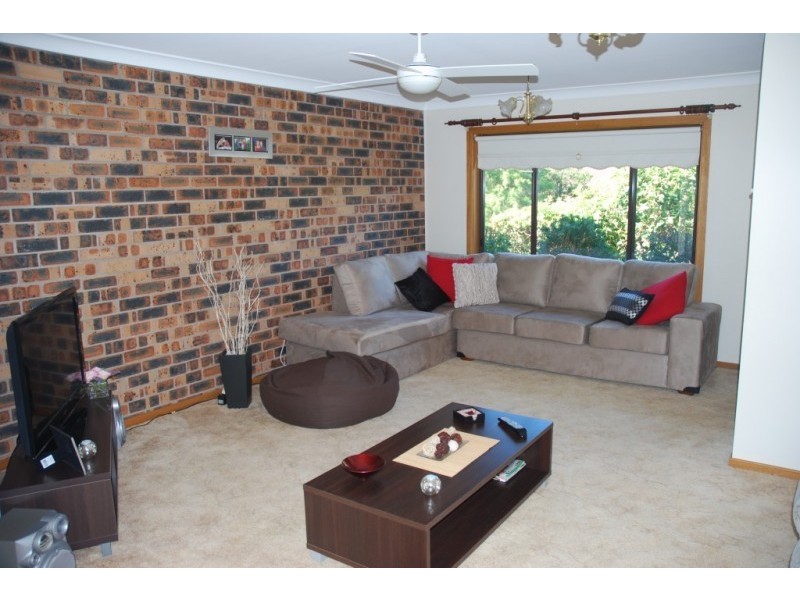 30 Ferntree Drive, Bomaderry NSW 2541