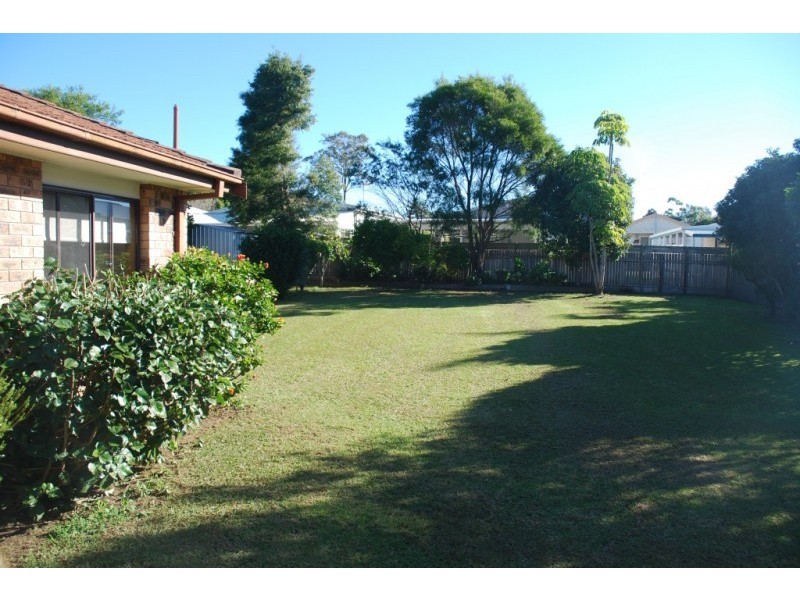 30 Ferntree Drive, Bomaderry NSW 2541