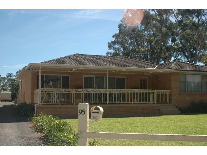 95 Albatross Road, Nowra NSW 2541