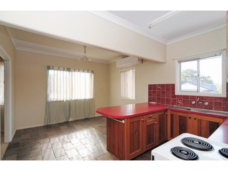 54 Birriley Street, Bomaderry NSW 2541
