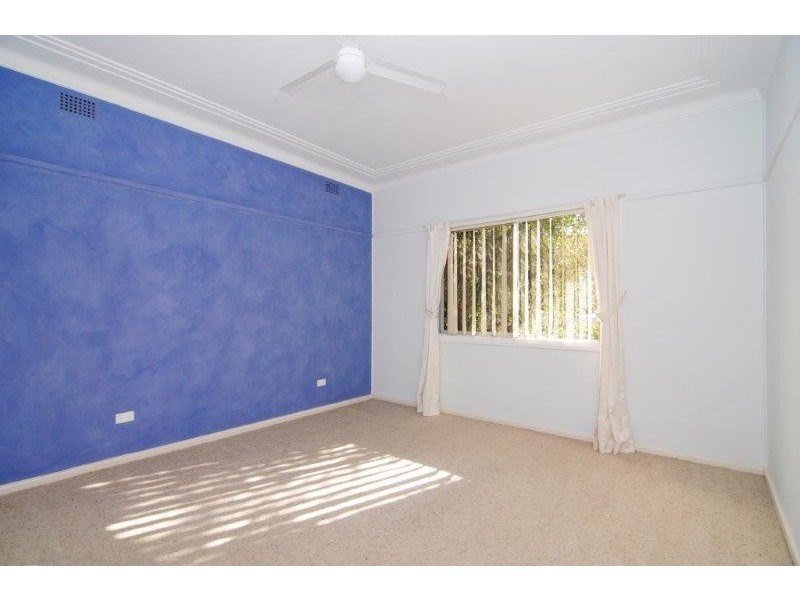 54 Birriley Street, Bomaderry NSW 2541