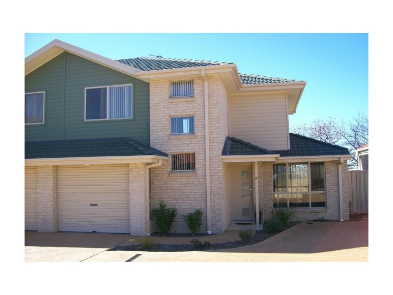 8/8 Meroo Road, Bomaderry NSW 2541