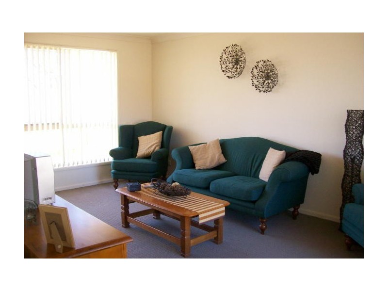 8/8 Meroo Road, Bomaderry NSW 2541