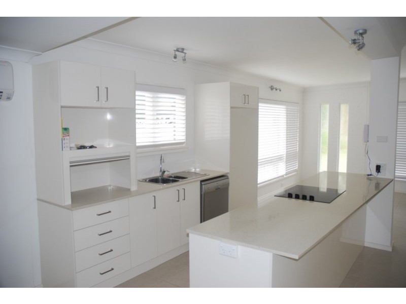 102 Albert Street, Nowra NSW 2541