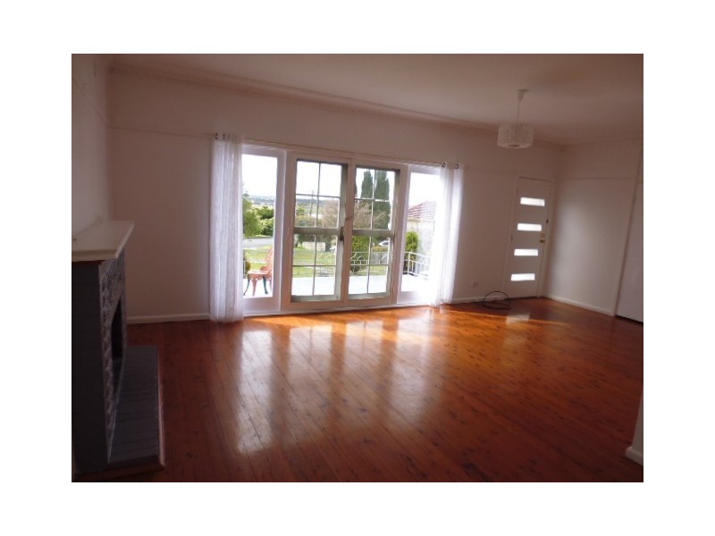 39 Mulgen Crescent, Bomaderry NSW 2541