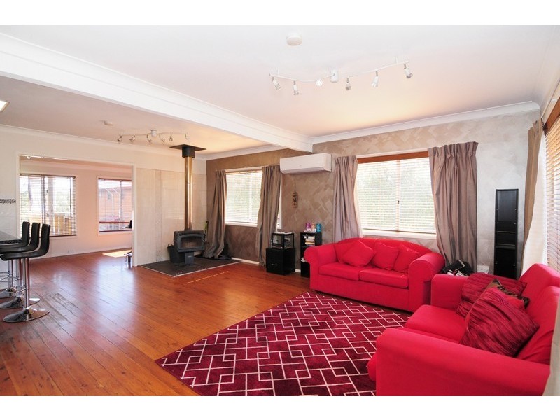 373 Princes Highway, Bomaderry NSW 2541