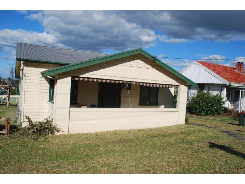 8 Dalwah Street, Bomaderry NSW 2541