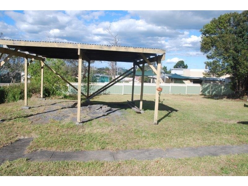 8 Dalwah Street, Bomaderry NSW 2541