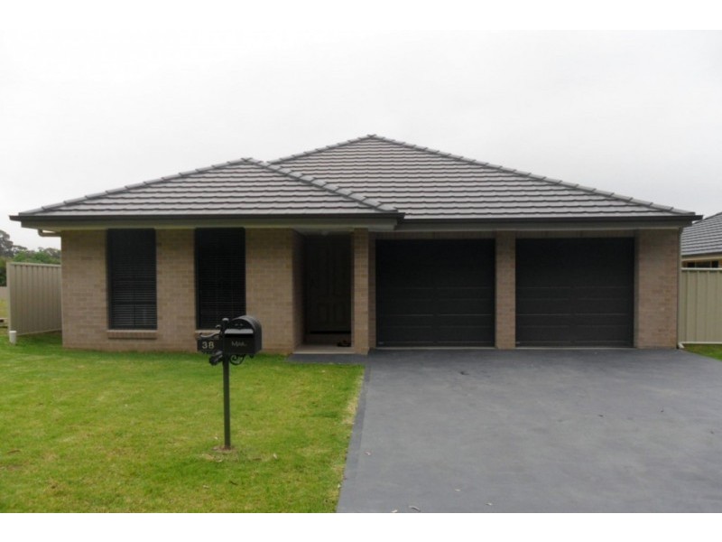 38 Rannoch Drive, West Nowra NSW 2541
