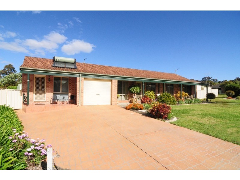 4 Illawarra Circuit, Worrigee NSW 2540