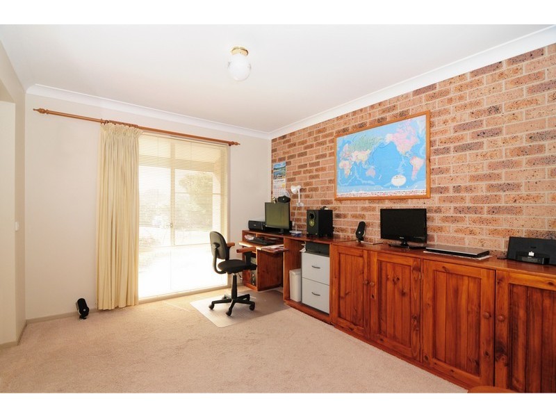 4 Illawarra Circuit, Worrigee NSW 2540