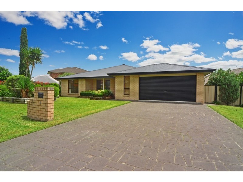 4 McTernan Place, Worrigee NSW 2540