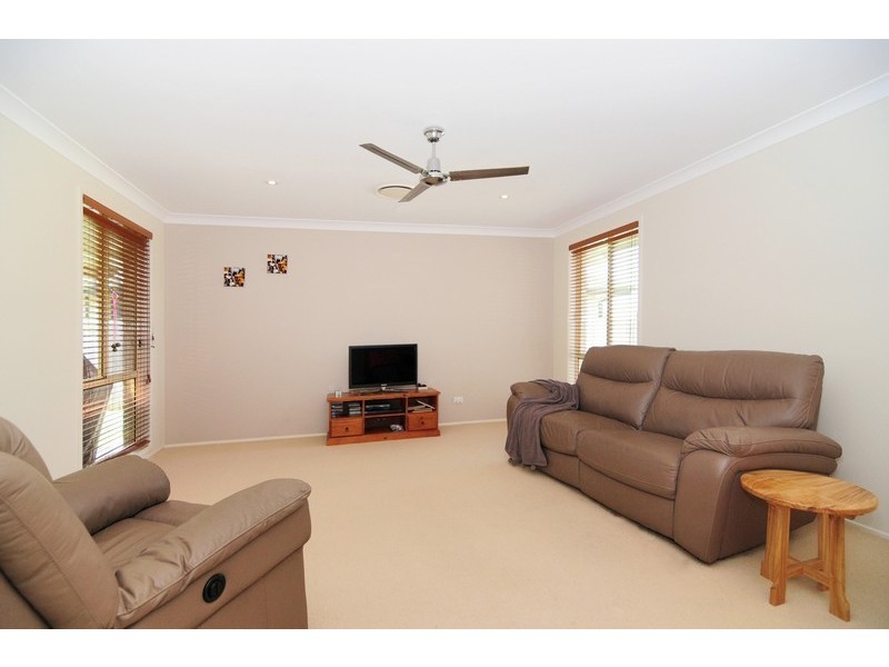 2 Guinea Flower Crescent, Worrigee NSW 2540