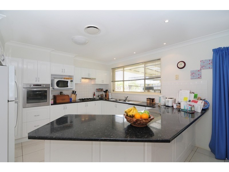 2 Guinea Flower Crescent, Worrigee NSW 2540